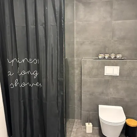 Moisavahe Street With Parking Apartmán