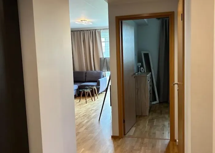 Moisavahe Street With Parking