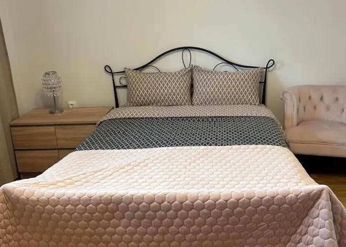 Moisavahe Street With Parking *